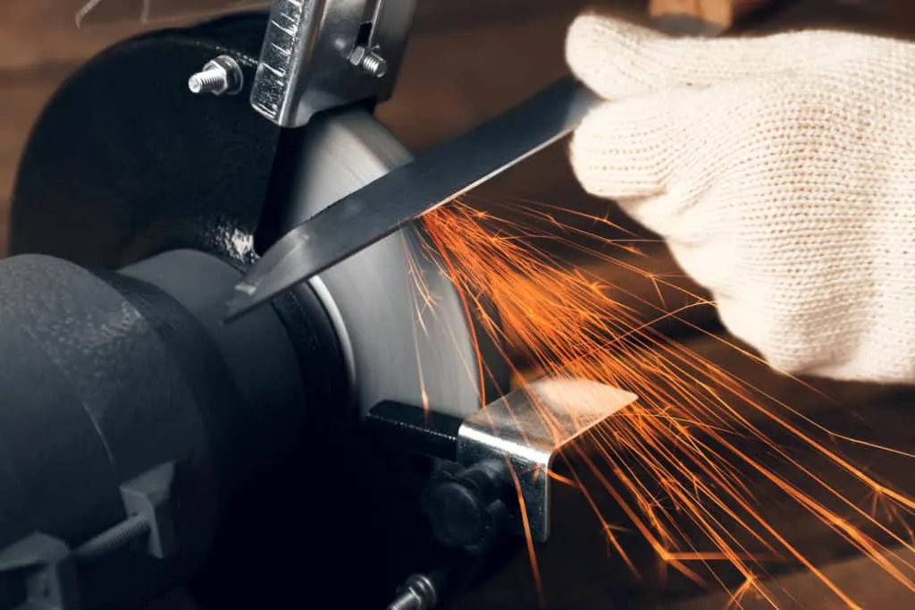 How to Use a Grinding Wheel to Sharpen Knives — Benchmark Abrasives