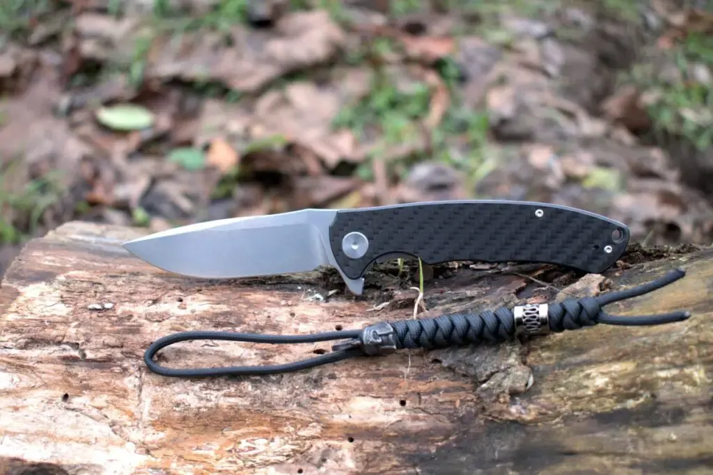How To Choose A Knife For Hiking