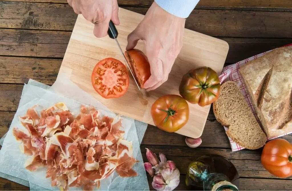 Can You Use A Bread Knife To Cut Tomatoes?