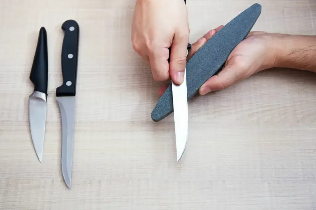 Differences Between Pushing And Pulling When Sharpening A Knife