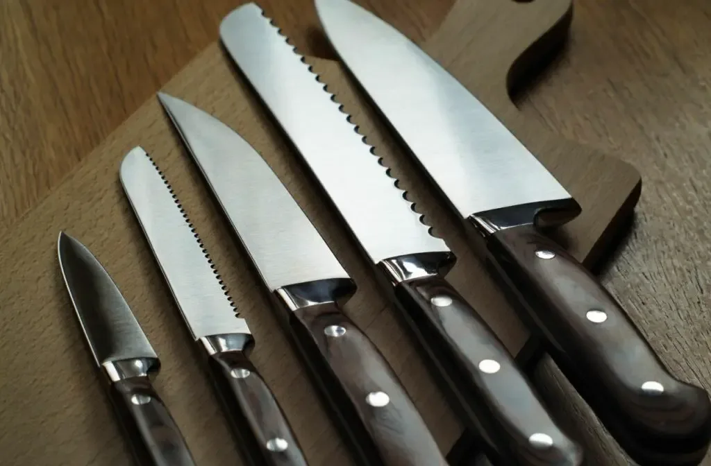 Advantages and Disadvantages of Stainless Steel Knives