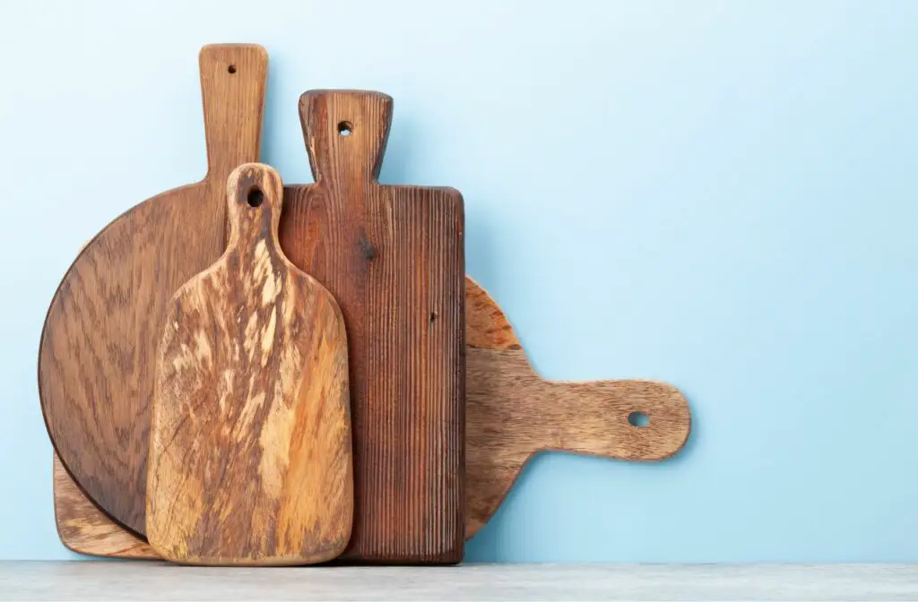 Is Wood Or Plastic Cutting Board Better For Knives?