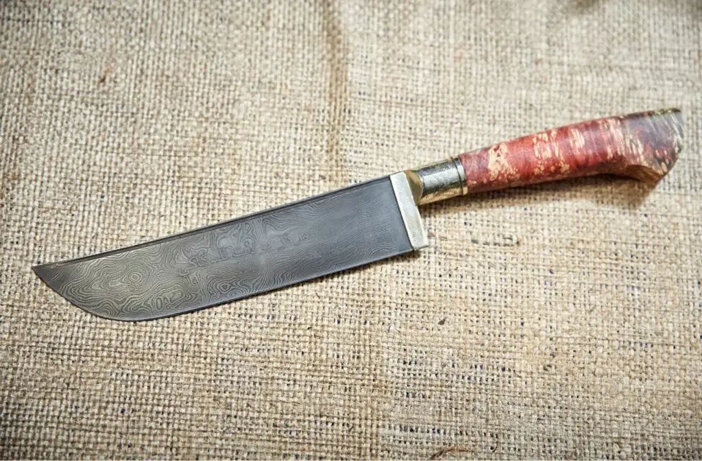 Mistakes To Avoid When Handling Damascus Steel Knives