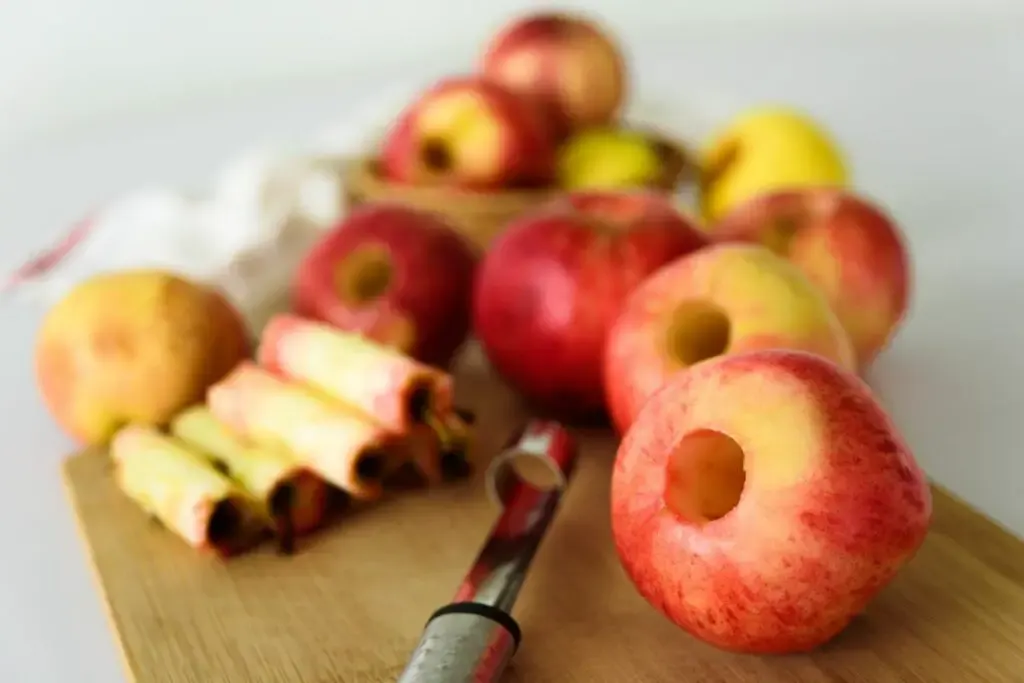 Should You Core An Apple Before Slicing?