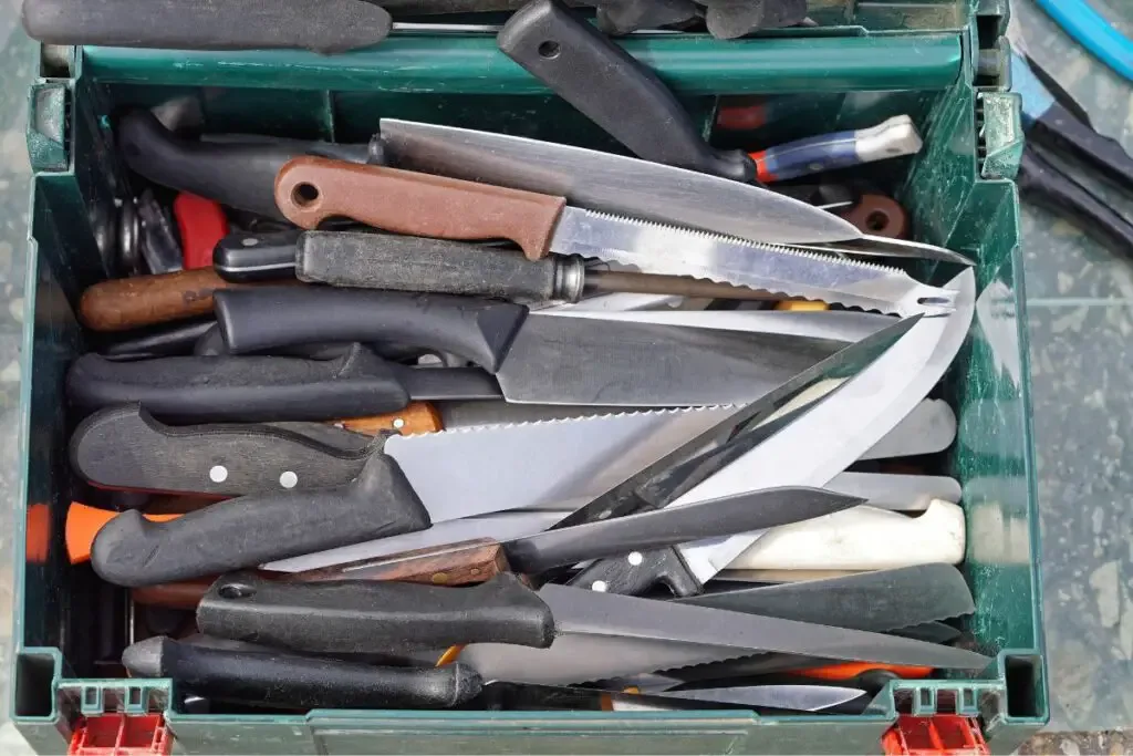 How To Dispose Of Kitchen Knives (Properly & Safely)