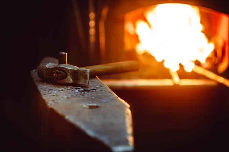 How to Make a Knife From Recycled Materials